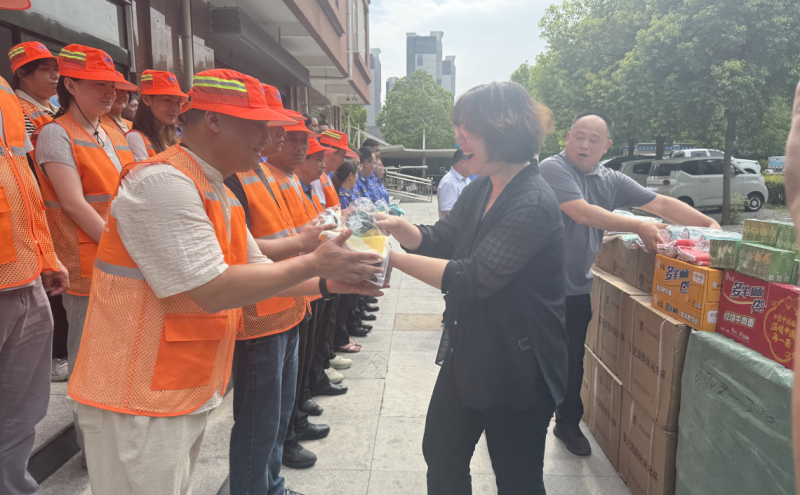 示范区工会开展2025年“工会送清凉 防暑保安康”慰问活动