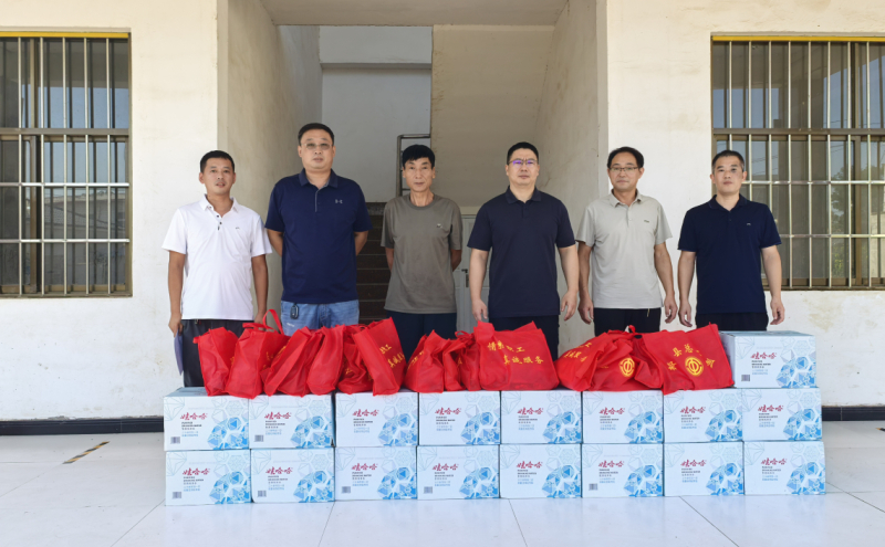 开展 “送清凉”活动暨调研乡村振兴工作