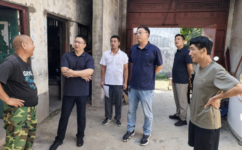 开展 “送清凉”活动暨调研乡村振兴工作