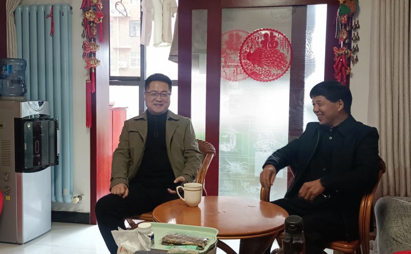 叶县总工会党组书记刘岳慰问 退休老干部