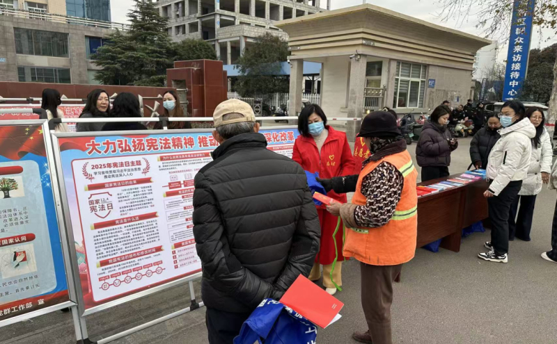 高新区工会开展“宪法宣传周”集中宣传活动