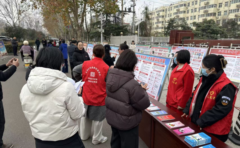 高新区工会开展“宪法宣传周”集中宣传活动