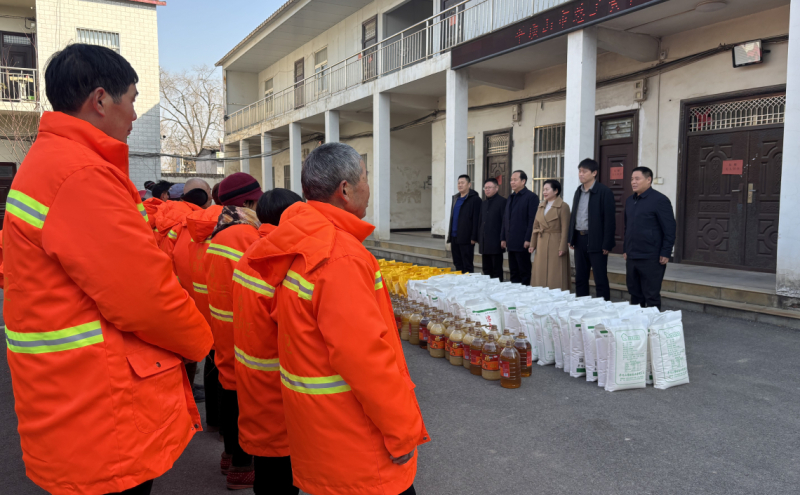 市总工会党组书记、副主席赵红利莅临叶县开展调研慰问活动