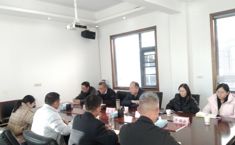 传达学习十四届县纪委六次全体会议精神