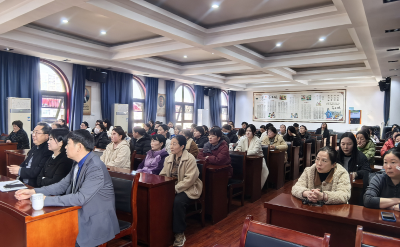 叶县总工会健康讲座走进住建局 贴心守护女职工身心健康