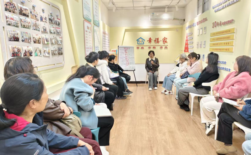 新华区总工会 “新心相印” 工作室持续开展读书分享活动