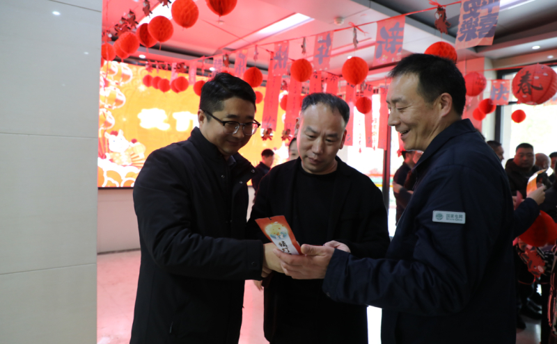 国网叶县供电公司开展“五彩花灯闹元宵 策马扬鞭逐光行”元宵节活动