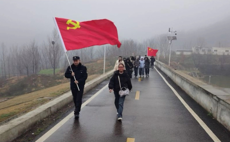 巾帼心向党 奋进新征程﻿