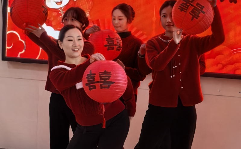 国网叶县供电公司开展“五彩花灯闹元宵 策马扬鞭逐光行”元宵节活动