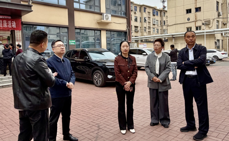 平顶山市总工会暖心服务走进光明社区