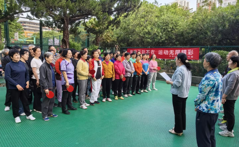 4月25日上午，平顶山市工人文化宫庆“五一”国际劳动节职工户外乒乓球赛在文化宫户外乒乓球场开赛