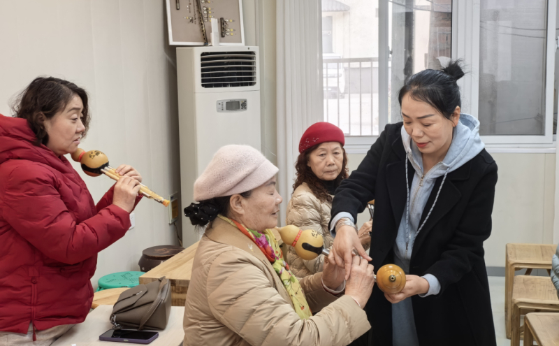授课老师现场指导学员