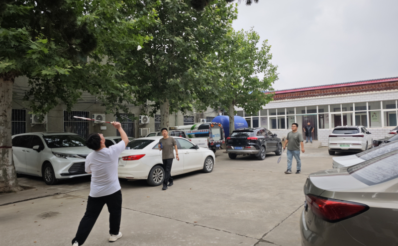 羽毛球赛场