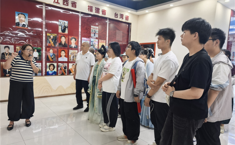 市工业学校赴“跟着劳模去旅行”品味宝丰劳模专线开展研学活动