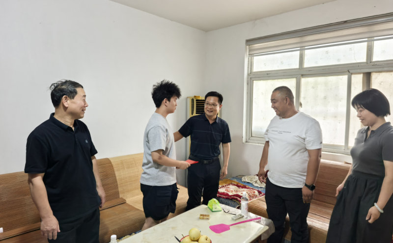 新华区总工会开展2026年“金秋助学”活动