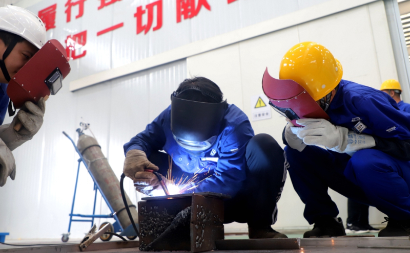豫西集团江河公司举办焊工技能竞赛
