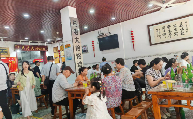 开展“跟着劳模去旅行”主题行动 赋能人文郏县建设 李鹏玉 摄